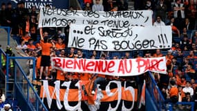 La banderole de soutien des supporters lorientais pour les Parisiens