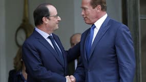 Arnold Schwarzenegger a rencontré François Hollande à Paris .