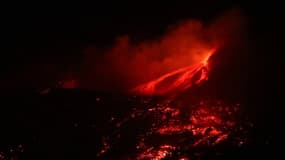 L'Etna s'est à nouveau réveillé ce week-end, et le spectacle est toujours aussi époustouflant