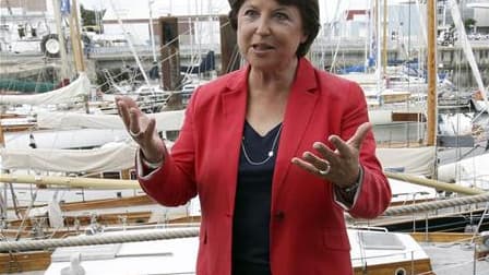 Martine Aubry à La Rochelle, samedi, lors de l'université d'été du PS. La candidate à la primaire socialiste s'est rendue lundi à Marseille où elle a promis de rétablir les 10.000 emplois de policiers et gendarmes supprimés ces dernières années, se posant