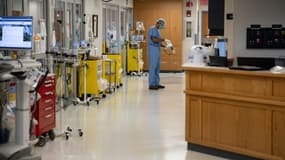 Dans l'unité de soins intensifs de l'hôpital du comté de Van Wert, dans l'Ohio, le 20 novembre 2020