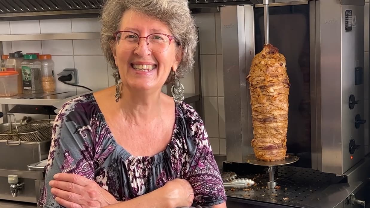 Margaret Khedhir, tient le kebab "l'Oasis gourmand". Margaret Khedhir, tient le kebab "l'Oasis gourmand".
