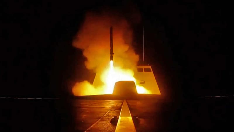Tir d'un missile de croisière depuis une frégate de la Marine française le 14 avril 2018