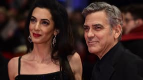 Amal et George Clooney sur le tapis rouge de la Berlinale, le 11 février 2016.