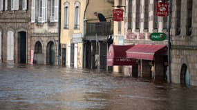 Rue de Quimperlé en Bretagne inondée le 2 janvier 2014.