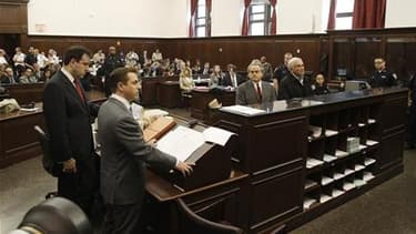 Les avocats de Dominique Strauss-Kahn entretiennent le mystère sur la stratégie de défense d'un homme dont l'opinion française reste dans sa majorité convaincue qu'il a été la victime d'une machination. /Photo prise le 16 mai 2011/ REUTERS/Shannon Staplet