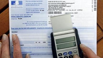 Le secrétaire général de l'Elysée, Claude Guéant, a évoqué sur Europe 1 une réflexion à l'étude pour faire évoluer le bouclier fiscal, une des dispositions fiscales les plus controversées de Nicolas Sarkozy, afin de favoriser l'investissement dans les PME