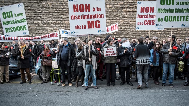 Manifestation de médecins contre la réforme de Marisol Touraine, le 23 décembre à Lyon.