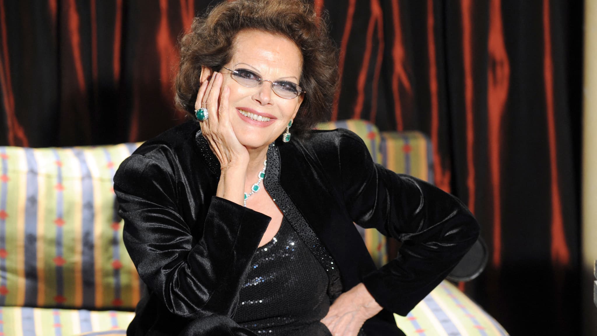 "UNE GRANDE DAME", "BEAUCOUP D'AMOUR": LES HABITANTS DE NEMOURS RENDENT HOMMAGE À LEUR VOISINE, CLAUDIA CARDINALE