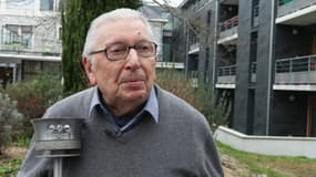 Daniel Rebiffé et sa torche olympique des Jeux de Londres de 1948.