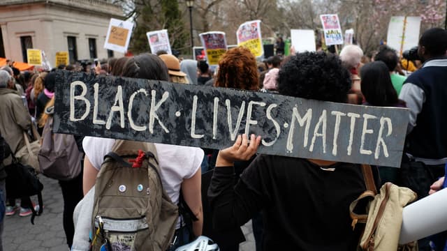 Une manifestation le 14 avril 2015 à New York après la mort de Walter Scott, abattu par un policier en Caroline du Sud
