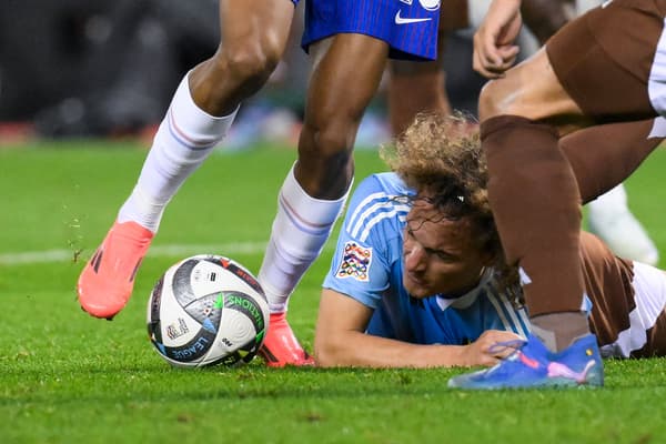 A defesa completamente fracassada de Wout Faes durante Bélgica-França na Liga das Nações, 14 de outubro de 2024