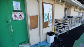 L'entrée de la mosquée Al Madina Al Mounawara, le 12 janvier 2022 à Cannes