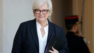 La ministre du Travail, de la Santé, des Solidarités et de la Famille, Catherine Vautrin à la sortie de l'Elysée, le 19 mars 2025 à Paris