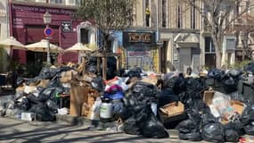 En raison d'une grève des éboueurs pour protester contre la réforme des retraites, les déchets se sont accumulés à Marseille, le 27 mars 2023.