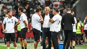 Jean-Pierre Rivère en discussion avec Christophe Galtier lors de Nice-OM