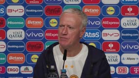 Didier Deschamps sur Mike Maignan: "Un gardien de très haut niveau" et "un bon leader"