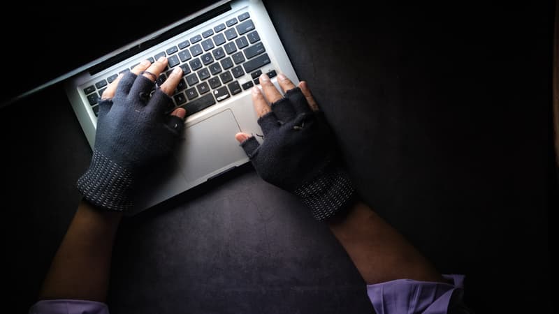 Suisse: les numéros de 2800 policiers volés par des hackers