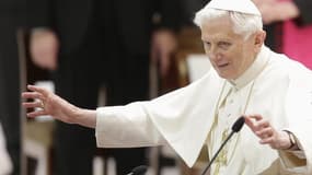 Selon un sondage Ifop pour Sud-Ouest Dimanche, 45% des catholiques français dressent un bilan positif du pontificat de Benoît XVI et estiment que le pape, qui a annoncé à la surprise générale sa démission, a plutôt bien défendu les valeurs du catholicisme