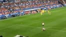 Des balles sont lancées sur le terrain d'Osasuna le 3 octobre 2025