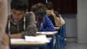 Un lycéen, en plein examen.