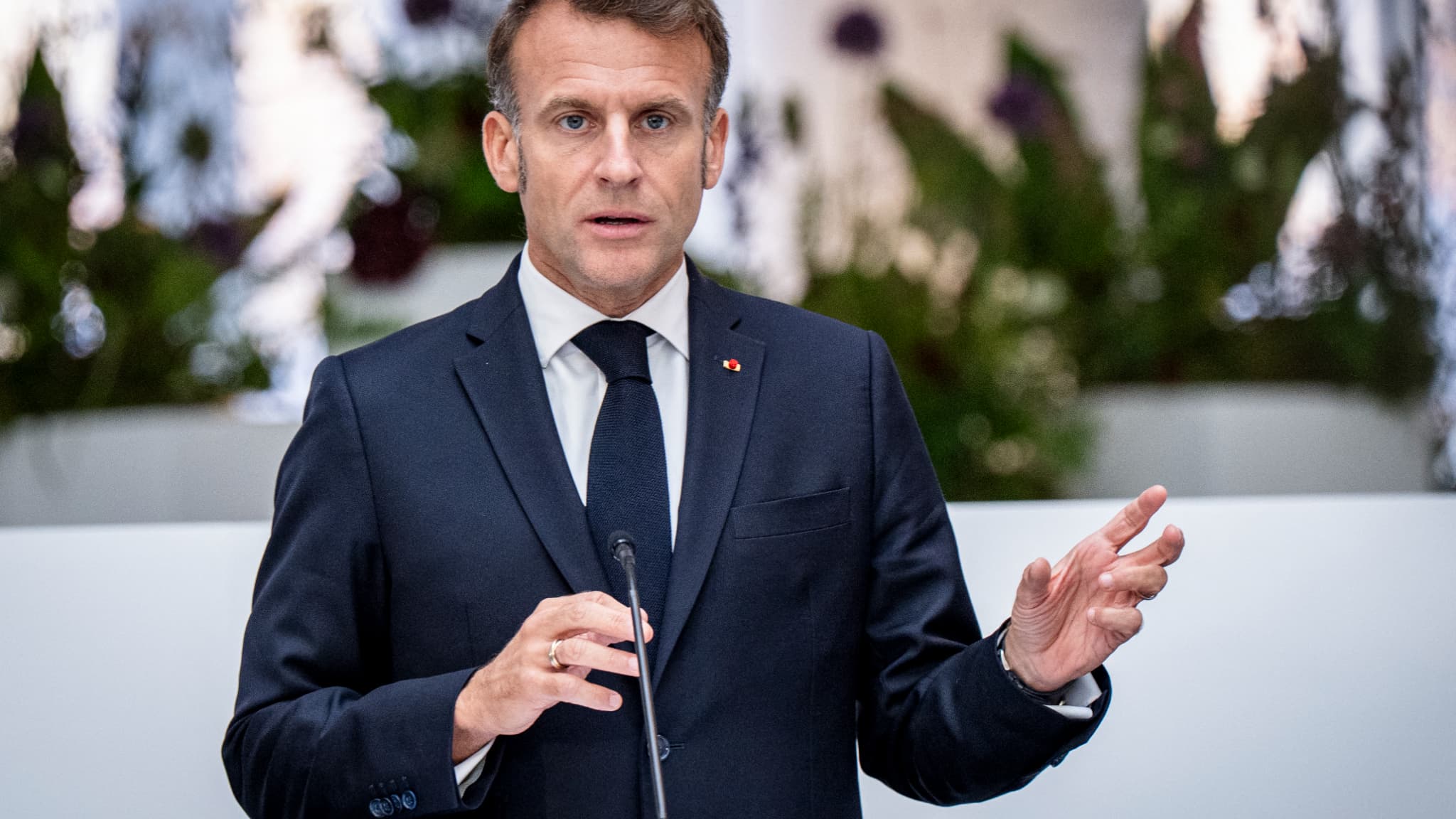 EMMANUEL MACRON ASSURE QUE RIEN N'EST EXCLU" EN TERME DE RIPOSTE SI UN AVION RUSSE VIOLE L'ESPACE AÉRIEN EUROPÉEN