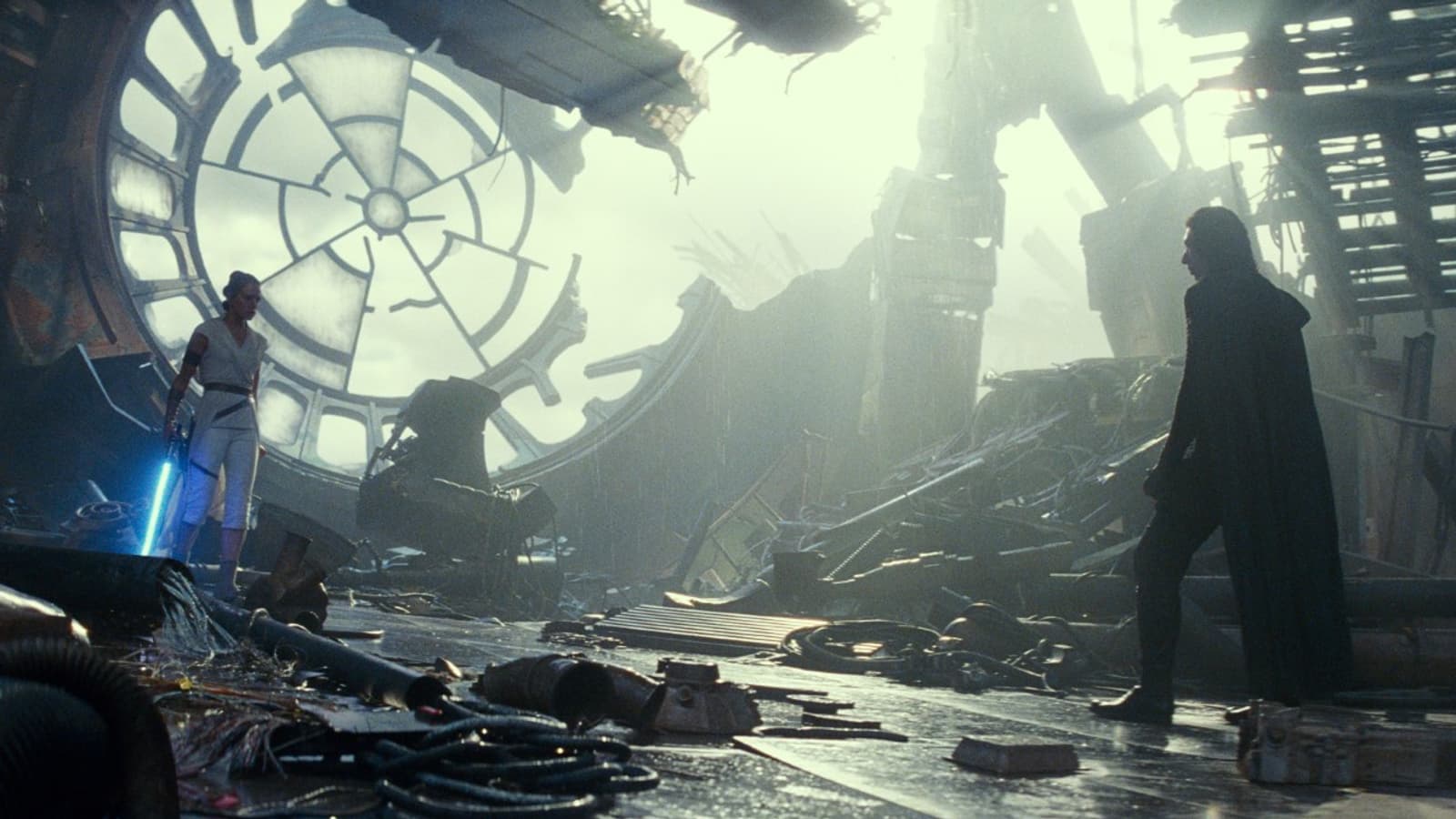 Daisy Ridley et Adam Driver, dans L'Ascension de Skywalker. Daisy Ridley et Adam Driver, dans L'Ascension de Skywalker.