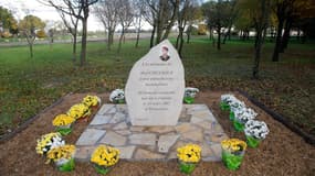 La stèle en hommage à Abel Chennouf, tué par Mohamed Merah en 2012