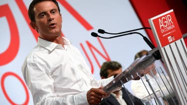 Pour le Premier ministre, les salariés "ne connaissent plus leurs droits et ne sont donc plus protégés" et "il faut revoir en profondeur la manière même de concevoir notre réglementation" en matière de travail.