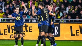 Les joueurs de Lille fêtent le but d'Haraldsson à La Beaujoire, 19 octobre 2025