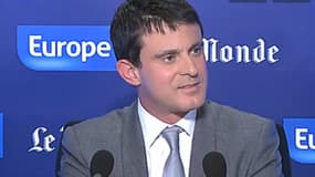 Manuel Valls sur le plateau du "Grand rendez-vous", le 19 janvier 2014.