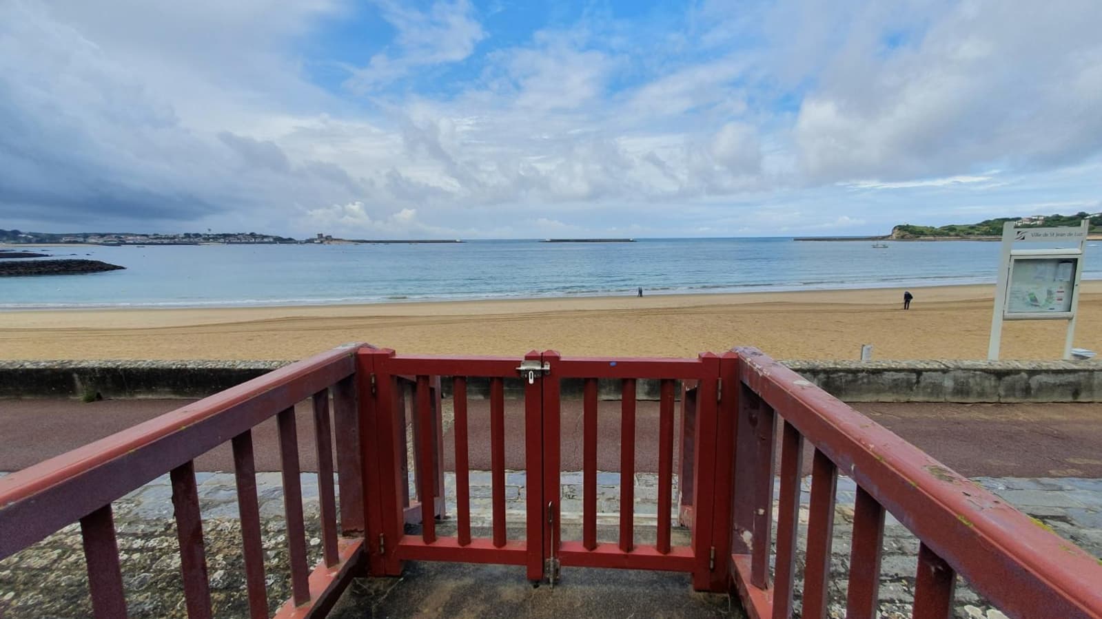 Vue sur la Baie de Saint-Jean-de-Luz. Vue sur la Baie de Saint-Jean-de-Luz.
