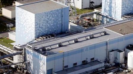 L'incendie qui s'était déclaré mardi au niveau du réacteur n°4 de la centrale atomique de Fukushima-Daiichi, sur la côte nord-est du Japon, a été éteint, selon l'exploitant de la centrale, Tepco. /Photo d'archives/REUTERS/Kyodo