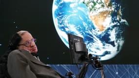 Le professeur Stephen Hawking lors d'une conférence en avril 2016 à New-York.