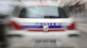 Véhicule de la police.