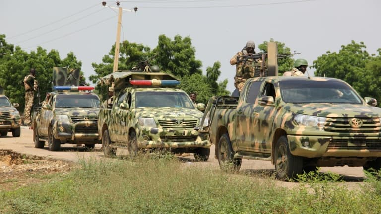 Patrouille de soldats nigérians le 12 octobre 2019, après des attaques meurtrières dans le nord-ouest du Nigeria (PHOTO D'ILLUSTRATION)