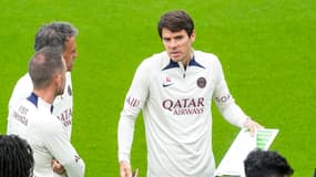 Aitor Unzue lors d'un entraînement du PSG en 2023