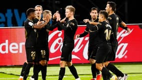 Les joueurs du Barça félicitent Ansu Fati, à Vigo le 1er octobre 2020
