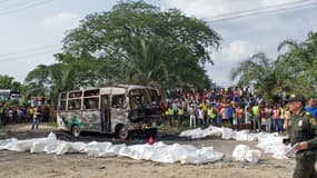 Le bus calciné où sont mort 33 enfants en Colombie.