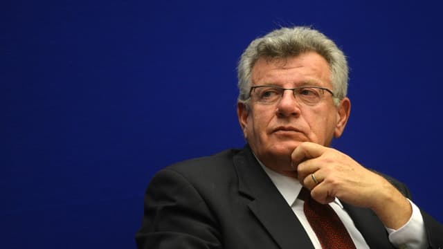 "Le Président donne un cap" a déclaré Christian Eckert, ce qui n'exclut pas quelques aménagements en fonction du climat économique international.