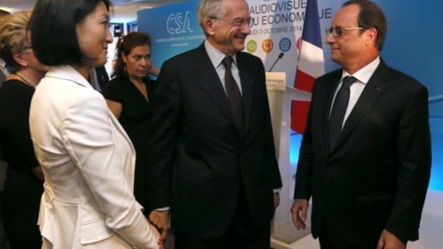 François Hollande avec Fleur Pellerin (à l'époque ministre de la Culture) et Olivier Schrameck (président du CSA)
