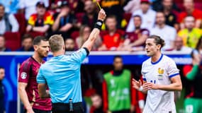 Adrien Rabiot averti lors du match France-Belgique, à Düsseldorf le 1er juillet 2024