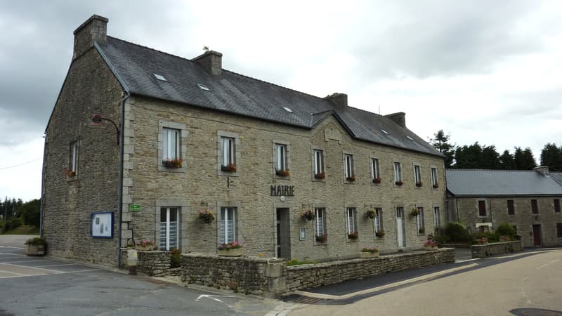 La mairie de Berrien, dans le Finistère