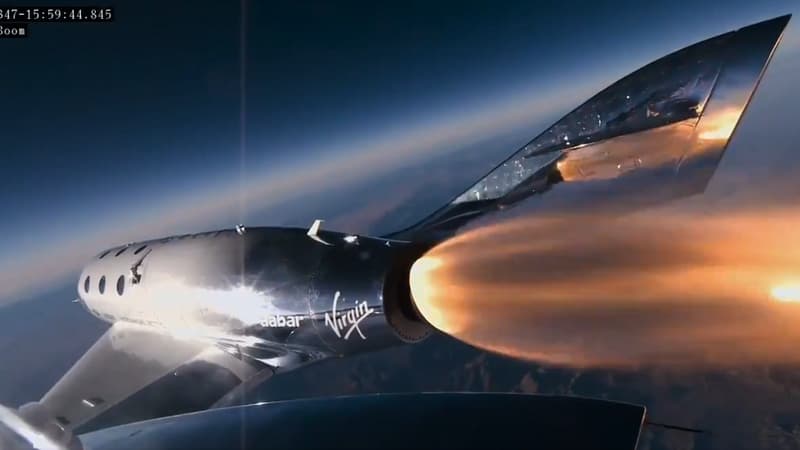 La date du premier vol commercial a été maintes fois repoussée à cause de l'accident qui a coûté la vie à un copilote lors d'un vol d'essai en 2014