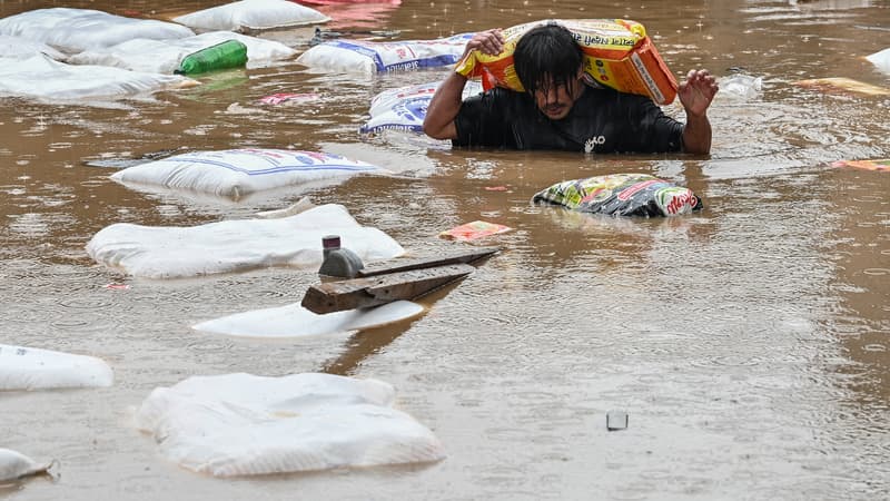 Népal: les images des inondations qui ont fait au moins 192 morts