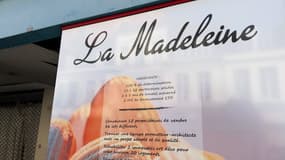Une affiche de la campagne "Les Vitrines décalées", par laquelle la ville de Douai rachète des locaux commerciaux vides.