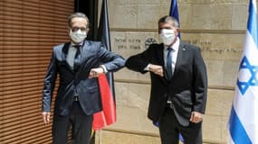 Le ministre allemand des Affaires étrangères Heiko Maas (G) et son homologue israélien Gabi Ashkénazi (D), le 10 juin 2020 à Jérusalem
