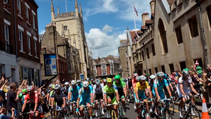 Le peloton au départ