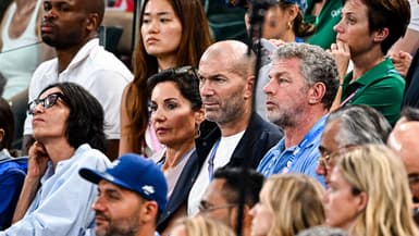 Zinédine Zidane et sa femme Véronique le 1er août 2024 à Paris pour les Jeux olympiques