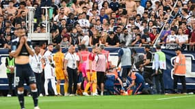 Le match de Ligue 2 entre Bordeaux et Rodez a été arrêté après l'agression d'un joueur par un supporter, 2 juin 2023